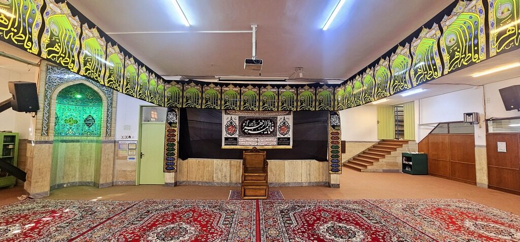 سیاه پوشی مدرسه و نمازخانه به مناسبت ایام فاطمیه