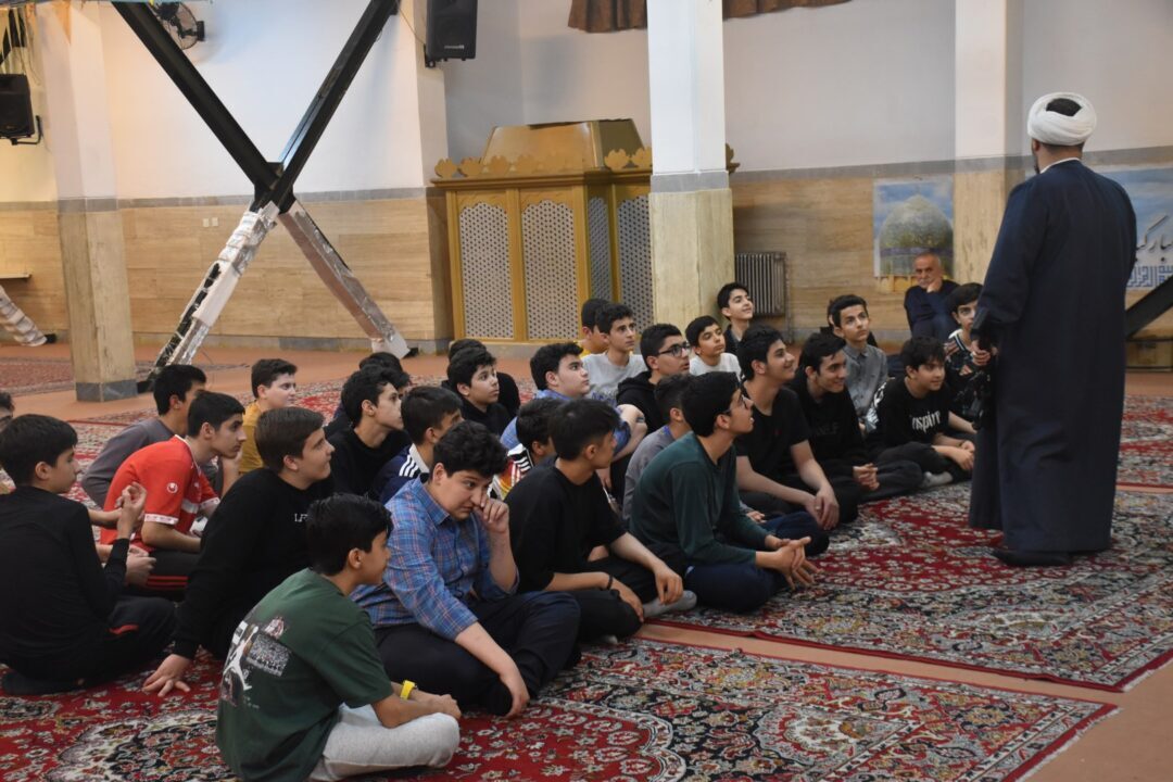 افطار پدر و پسری و شبی در مدرسه هشتم