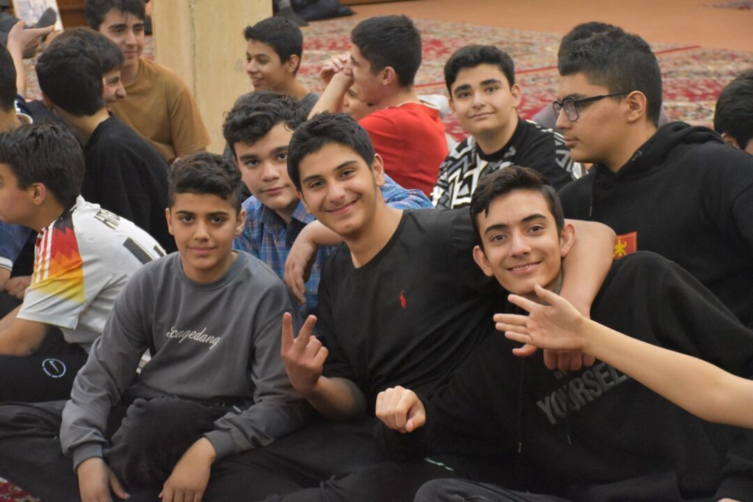 افطار پدر و پسری و شبی در مدرسه هشتم