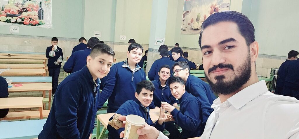 صبحانه همدلی پایه هشتم