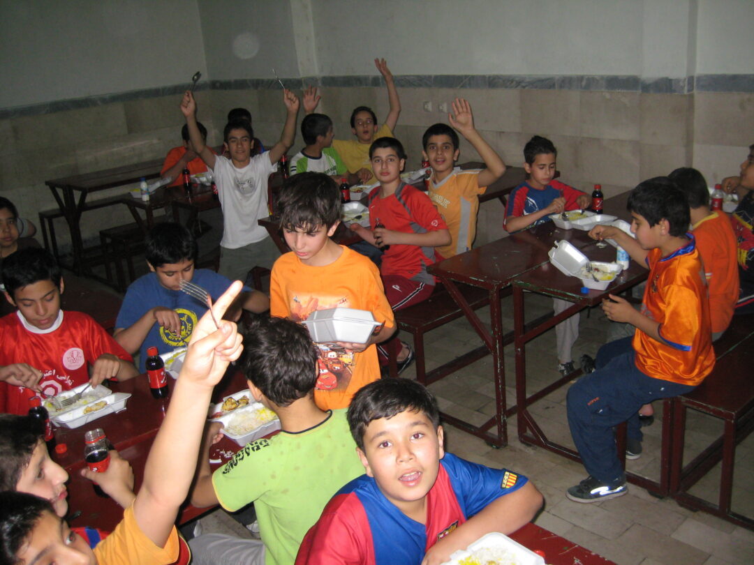 اردوی شبی در مدرسه