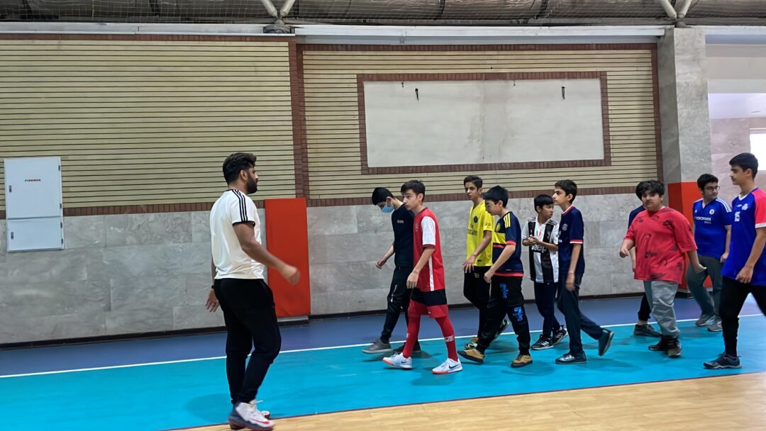 اردو سالن فوتبال_ پایه8