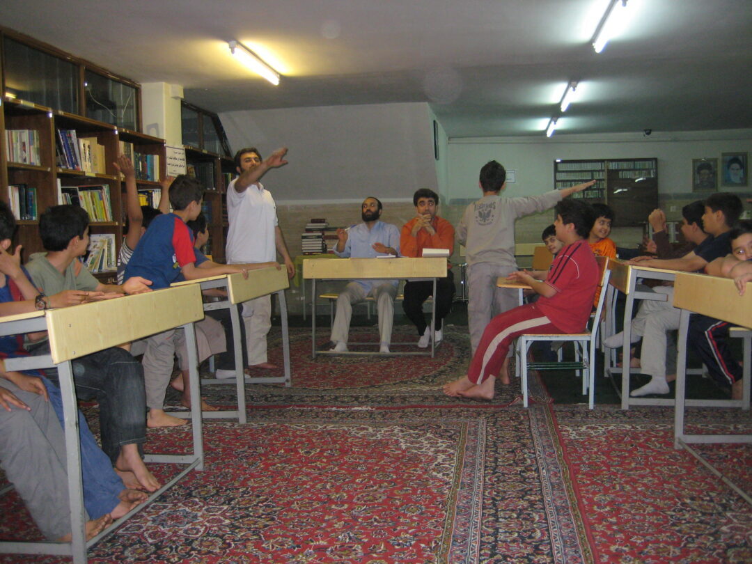 اردوی شبی در مدرسه