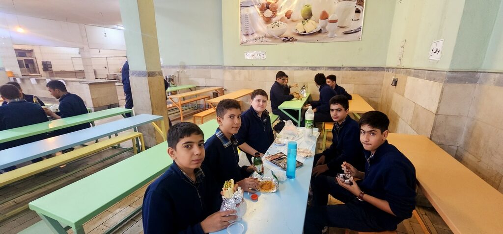 صبحانه همدلی پایه نهم
