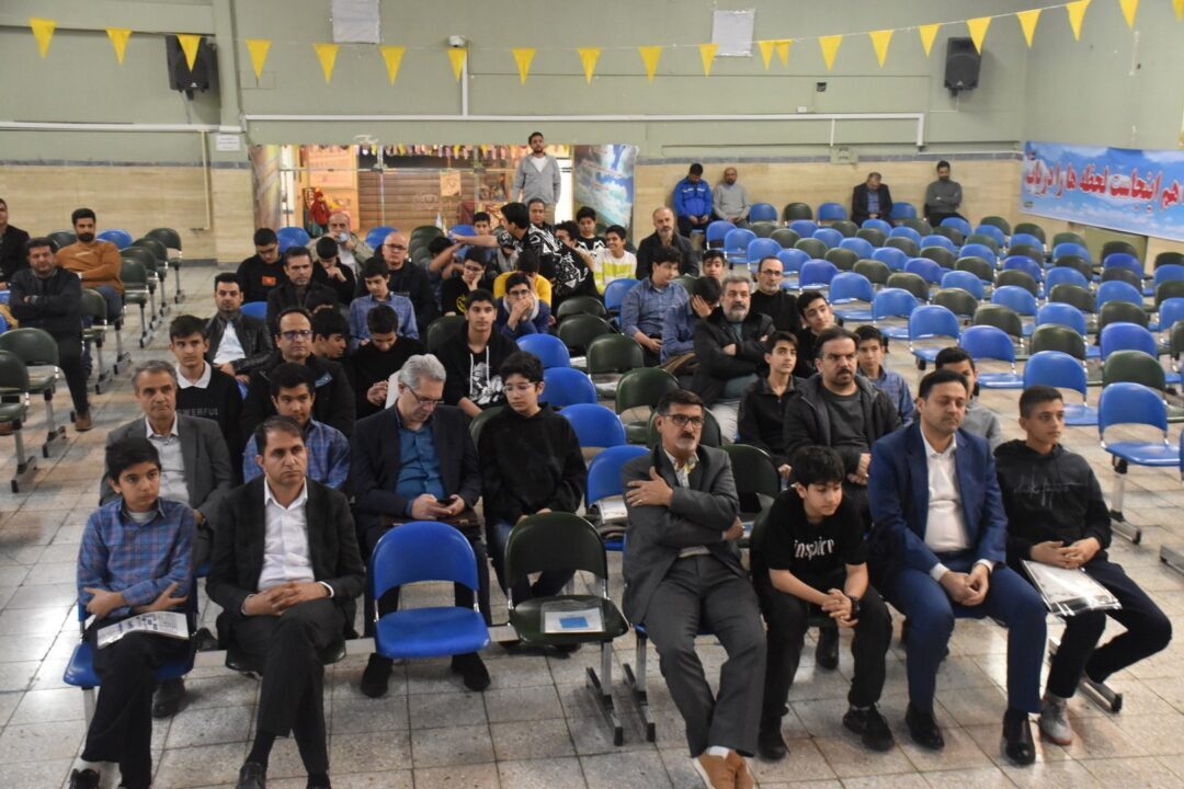افطار پدر و پسری و شبی در مدرسه هشتم