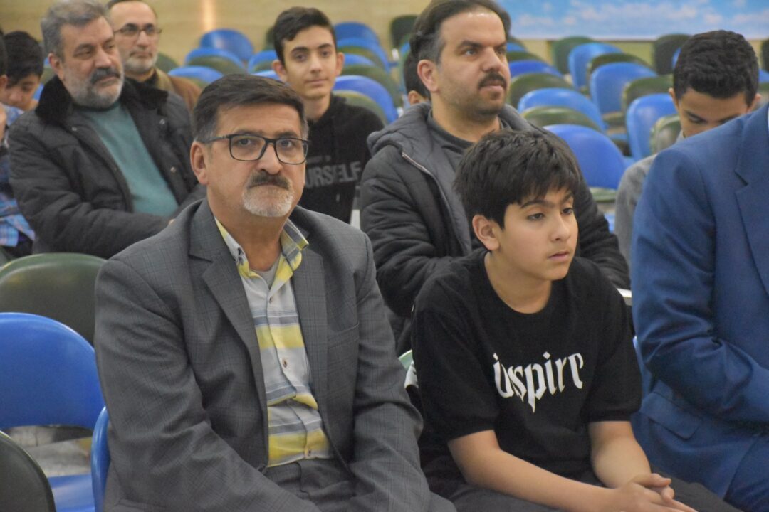 افطار پدر و پسری و شبی در مدرسه هشتم