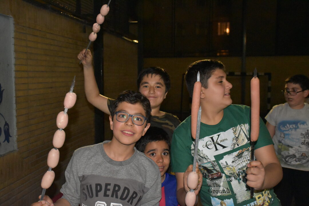 اردوی شبی در مدرسه