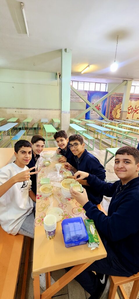 صبحانه همدلی پایه هشتم