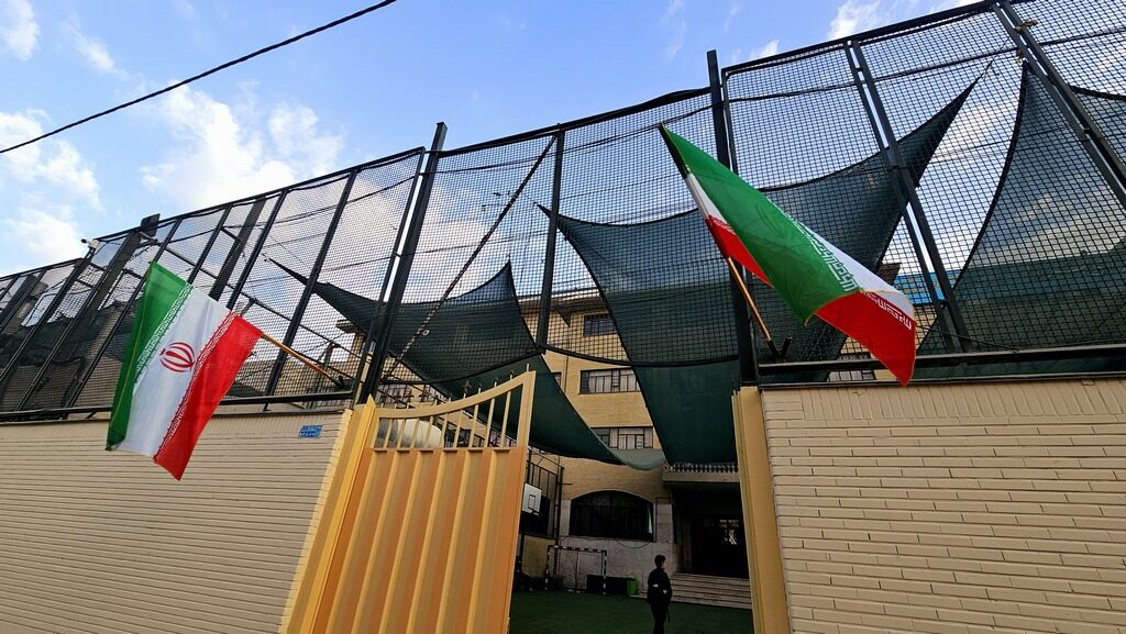 بازگشایی مدرسه دوره اول متوسطه