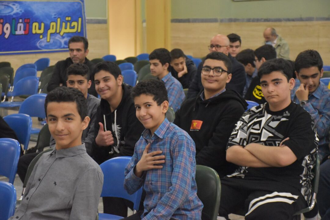 افطار پدر و پسری و شبی در مدرسه هشتم