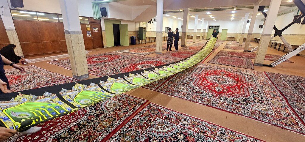 سیاه پوشی مدرسه و نمازخانه به مناسبت ایام فاطمیه
