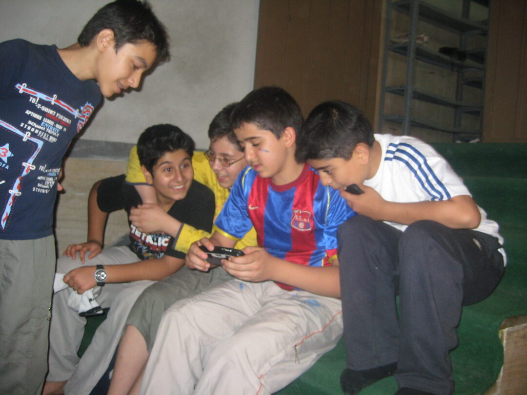 اردوی شبی در مدرسه