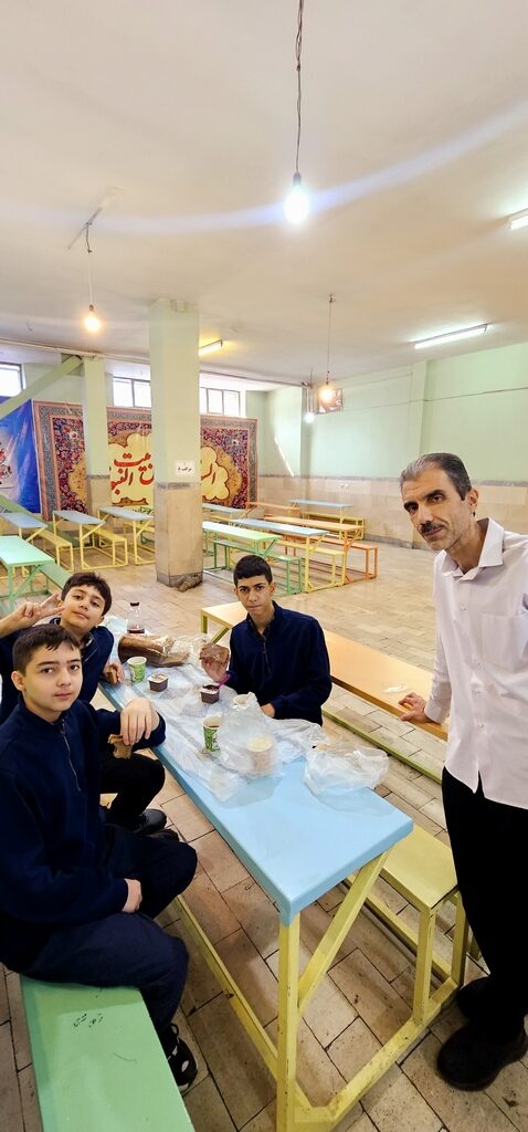 صبحانه همدلی پایه هشتم