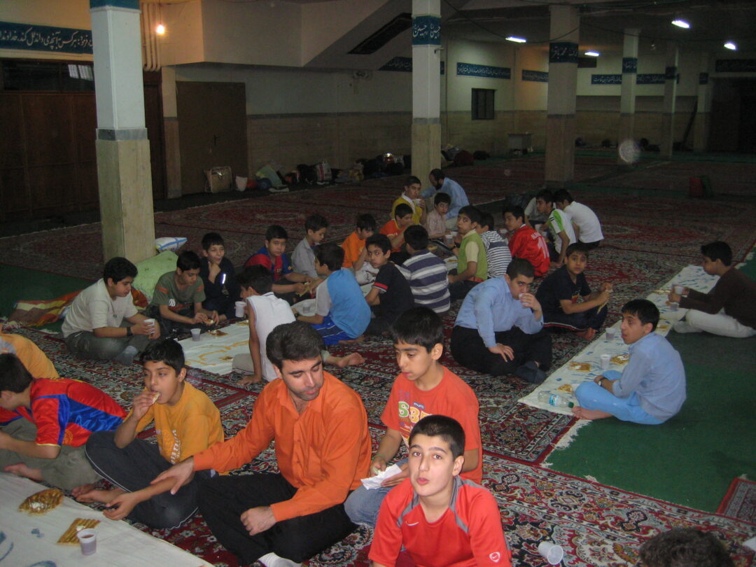 اردوی شبی در مدرسه