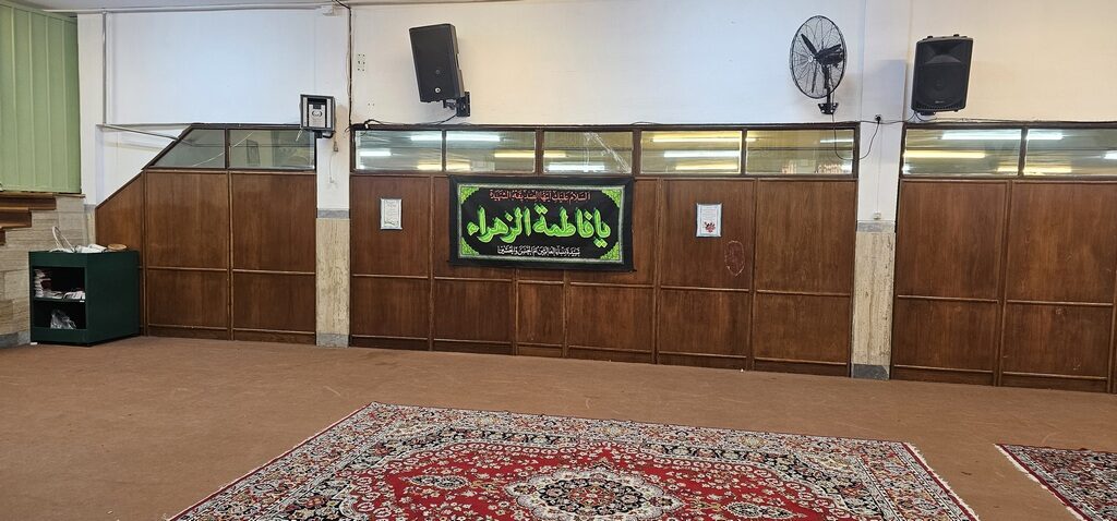 سیاه پوشی مدرسه و نمازخانه به مناسبت ایام فاطمیه