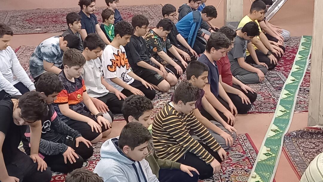 اردوی شبی در مدرسه پایه ۷ بمناسبت نیمه شعبان