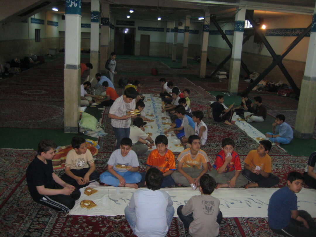 اردوی شبی در مدرسه