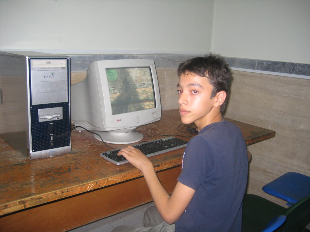 اردوی شبی در مدرسه