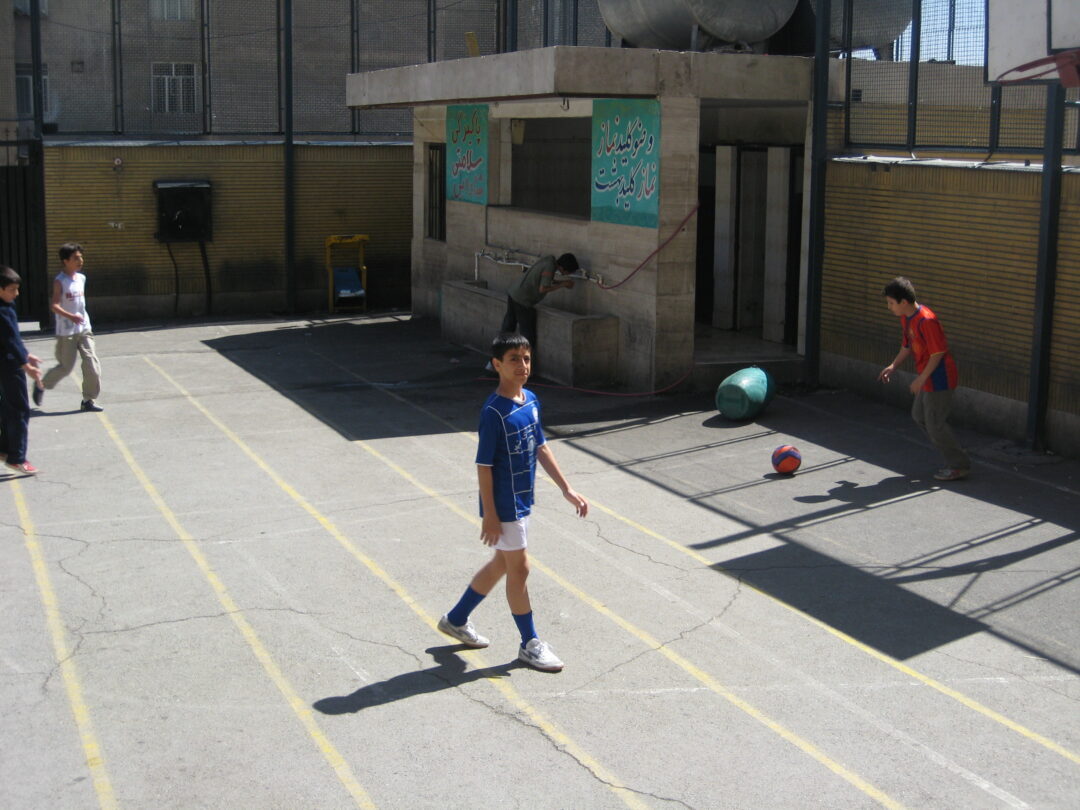اردوی شبی در مدرسه