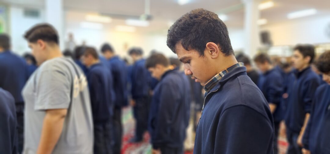 برگزاری نماز جماعت