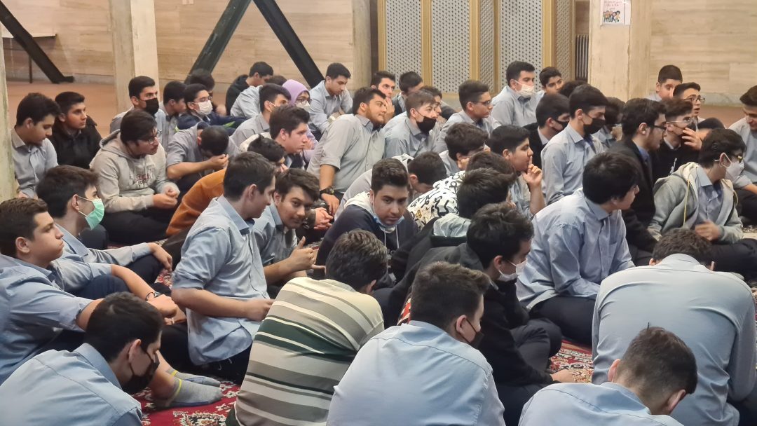 اهدای جوایز مسابقات فوتبال آبان ماه