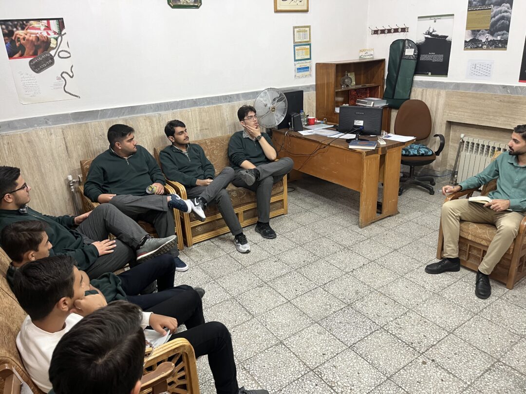 جلسه شورای فرهنگی-پرورشی دانش آموزان دبیرستان دوره دوم