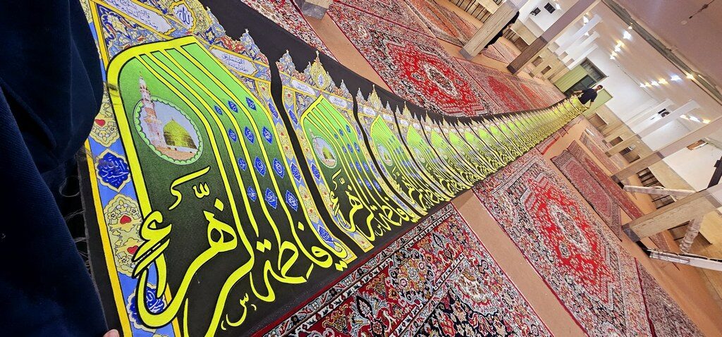 سیاه پوشی مدرسه و نمازخانه به مناسبت ایام فاطمیه