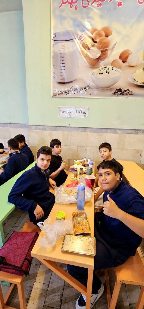 صبحانه همدلی پایه هشتم