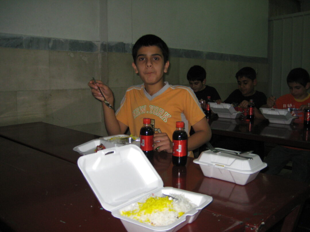 اردوی شبی در مدرسه