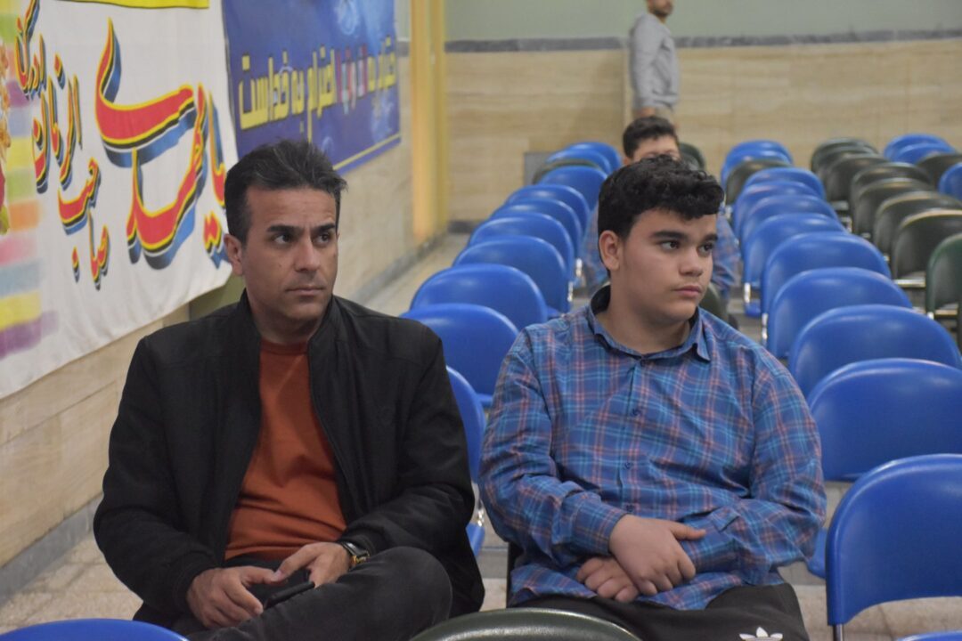افطار پدر و پسری و شبی در مدرسه هشتم