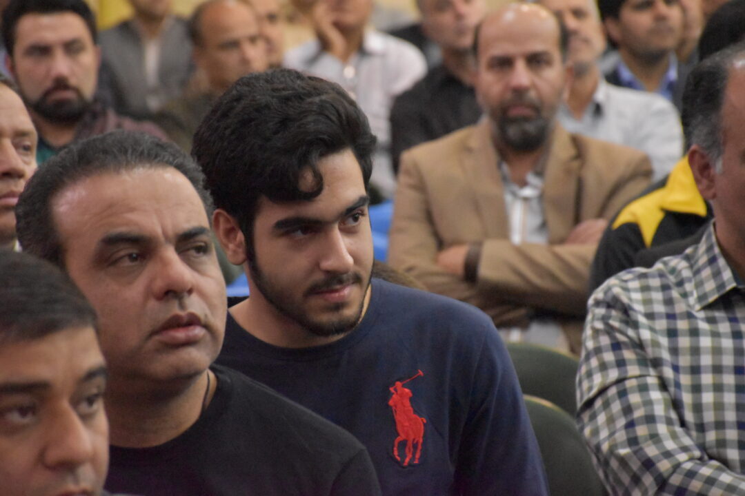 تقدیر از دانش آموز آقای امیرمحمد قربان نیا نفراول المپیاد کشوری درس ادبیات