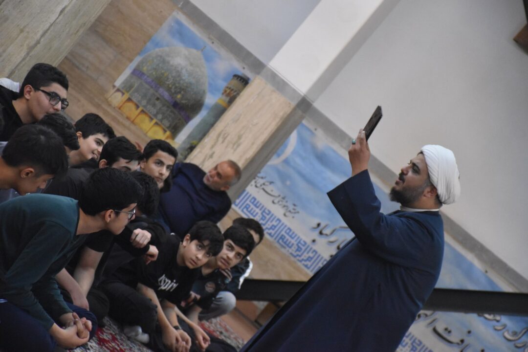 افطار پدر و پسری و شبی در مدرسه هشتم