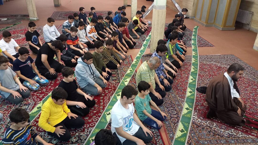 اردوی شبی در مدرسه پایه ۷ بمناسبت نیمه شعبان