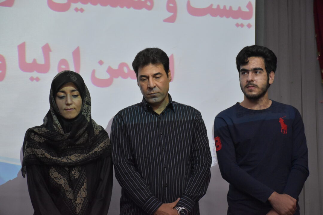 تقدیر از دانش آموز آقای امیرمحمد قربان نیا نفراول المپیاد کشوری درس ادبیات