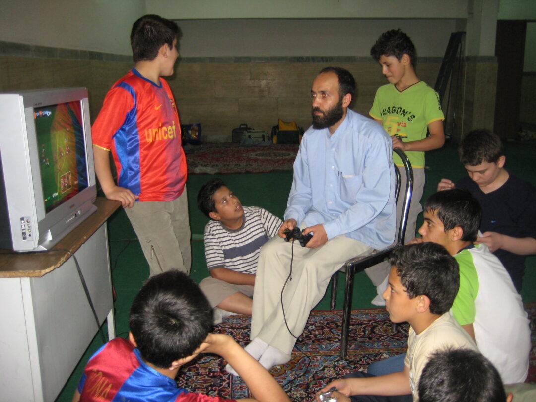 اردوی شبی در مدرسه