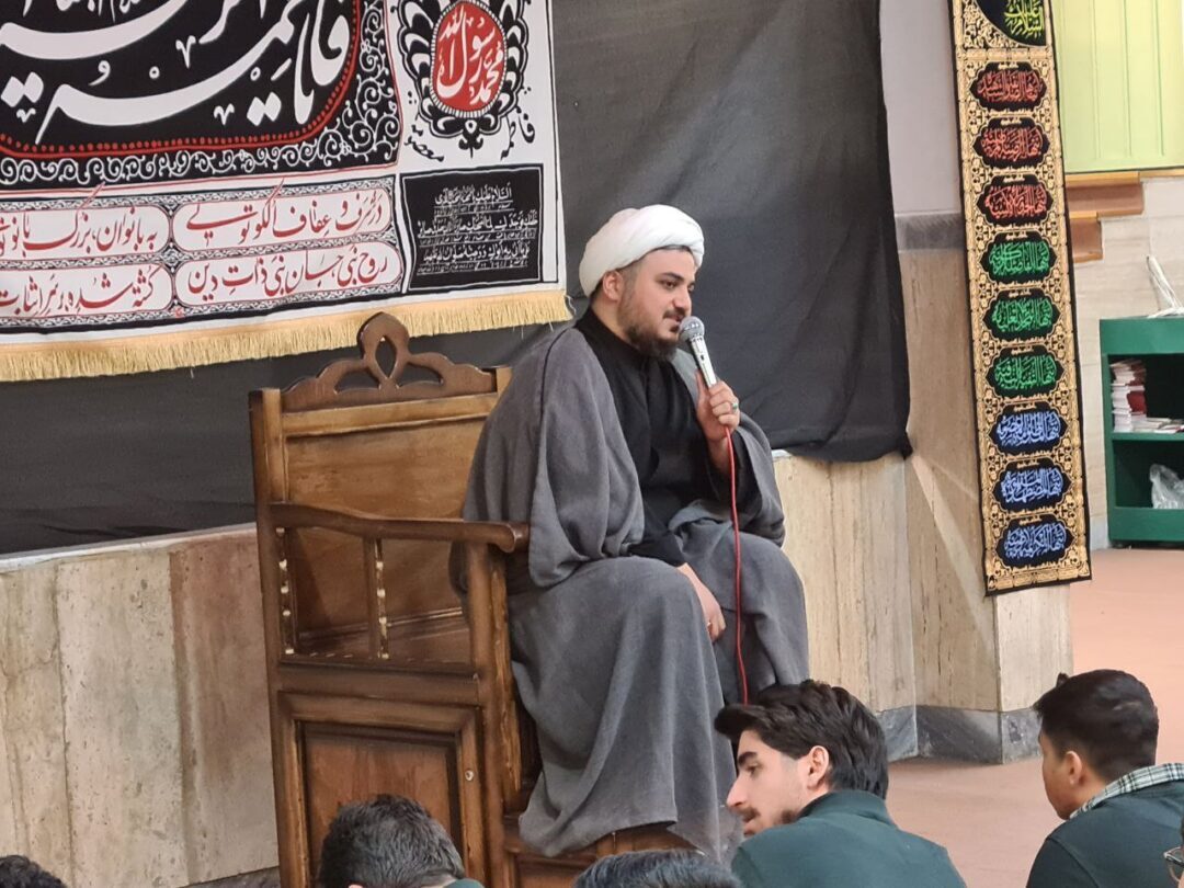 مراسم ایام فاطمیه دبیرستان دوره دوم