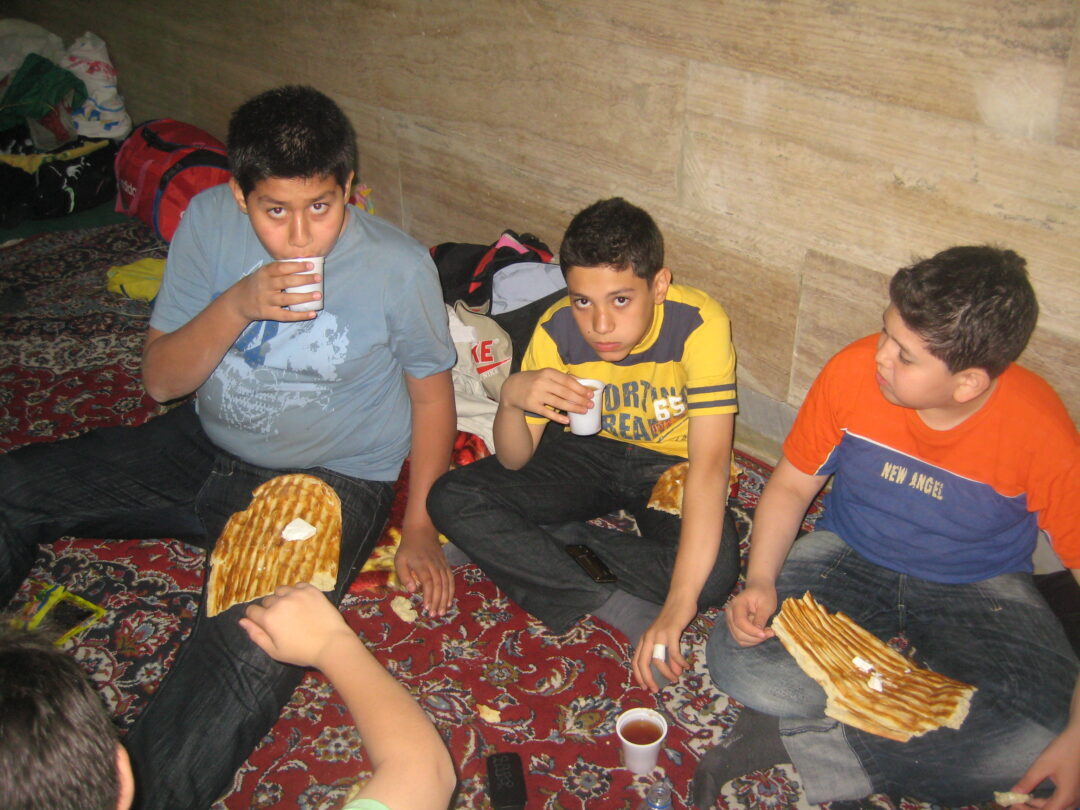 اردوی شبی در مدرسه