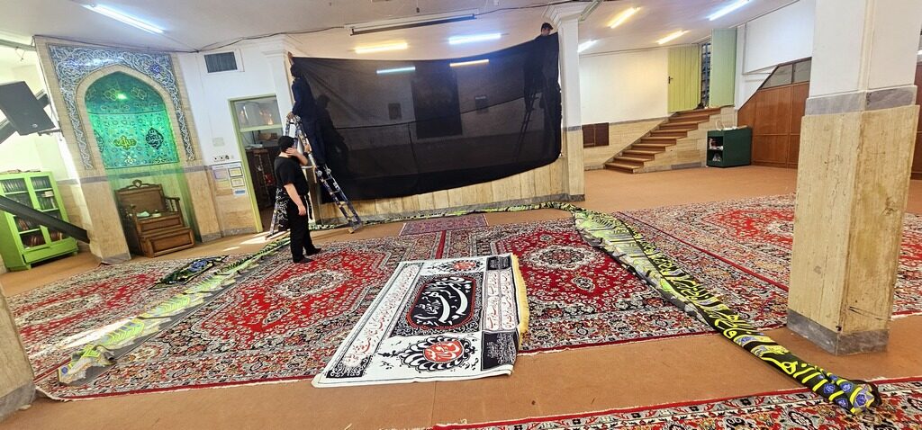 سیاه پوشی مدرسه و نمازخانه به مناسبت ایام فاطمیه