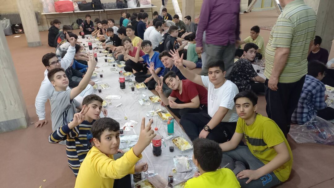 اردوی شبی در مدرسه پایه ۷ بمناسبت نیمه شعبان