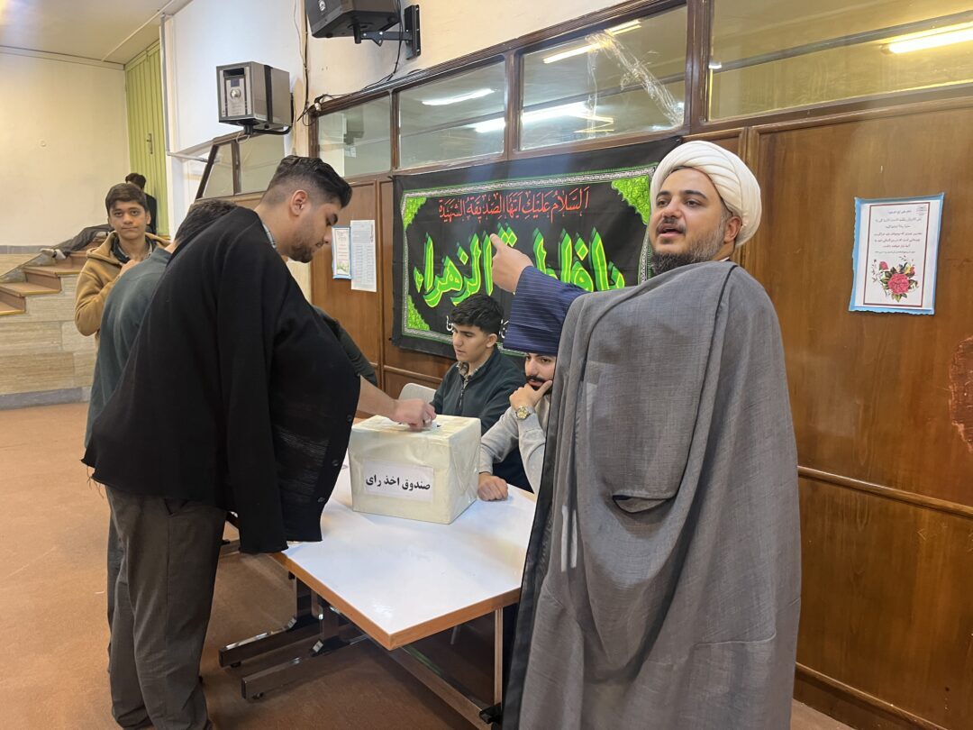 انتخابات شورای دانش آموزی دبیرستان دوره دوم