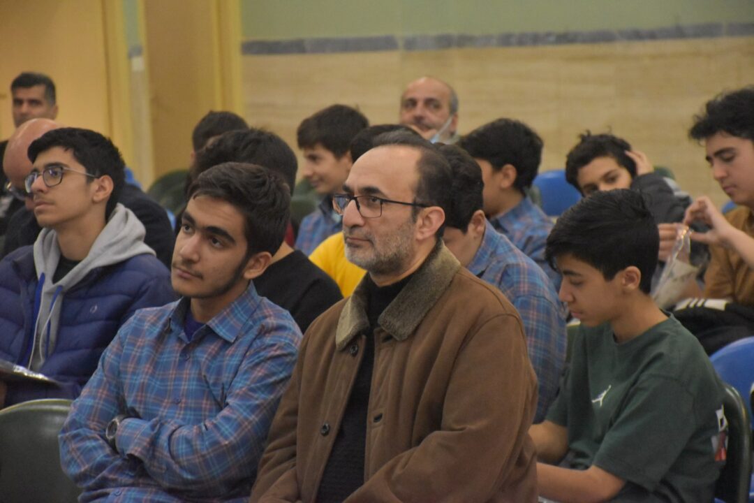 افطار پدر و پسری و شبی در مدرسه هشتم