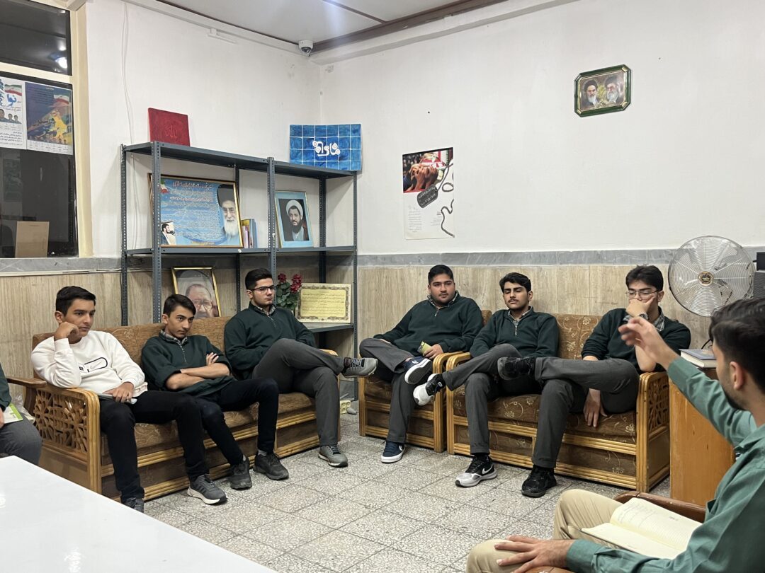 جلسه شورای فرهنگی-پرورشی دانش آموزان دبیرستان دوره دوم